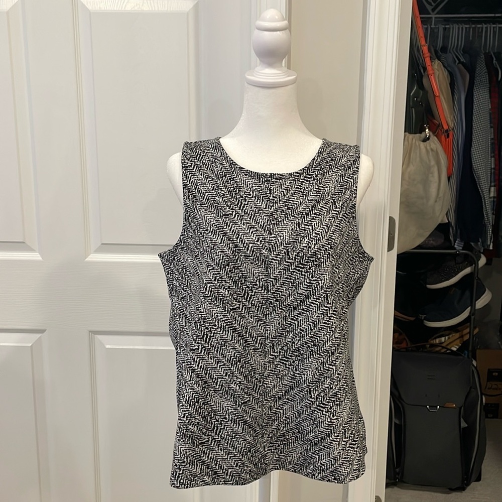 Banana Republic Women’s M Patterned Sleeveless Blouse